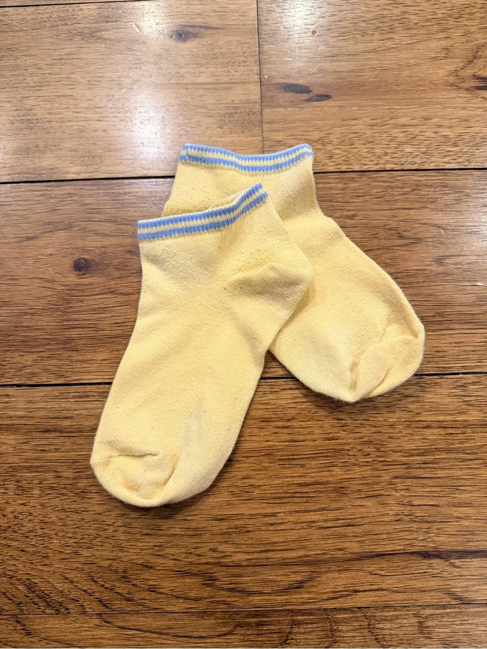 NEVER WORN Polo by Ralph Lauren Yellow Ankle Socks with Blue Trim